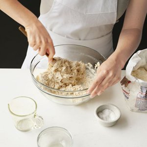 how-to-make-pizza-dough-step-3-lg-64808043
