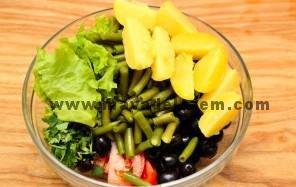aid534770-728px-Make-Salad-Nicoise-Step-4-Version-2